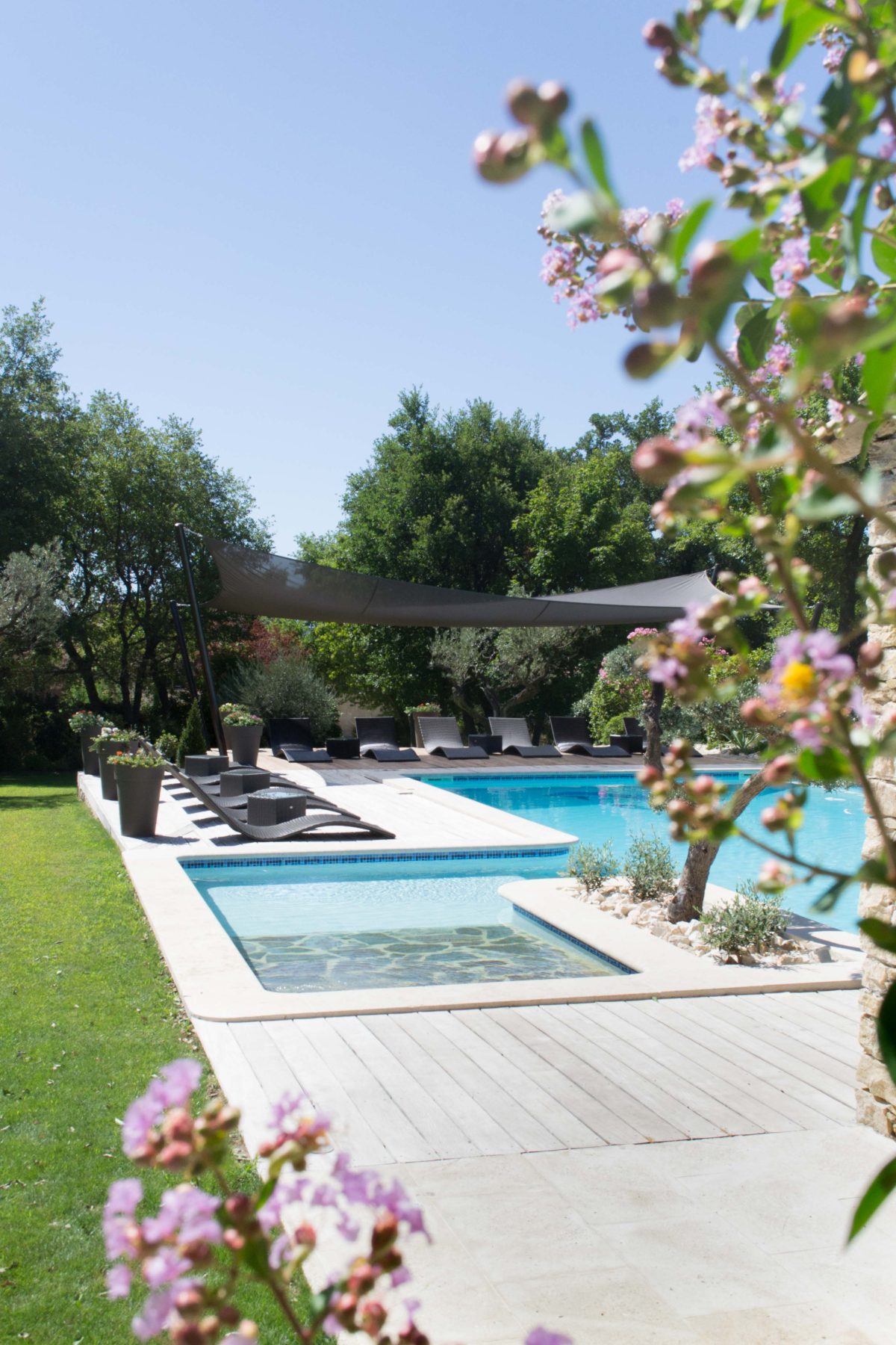 locations saisonniere avec piscine et terasse et jardin arbore - joucas gordes luberon
