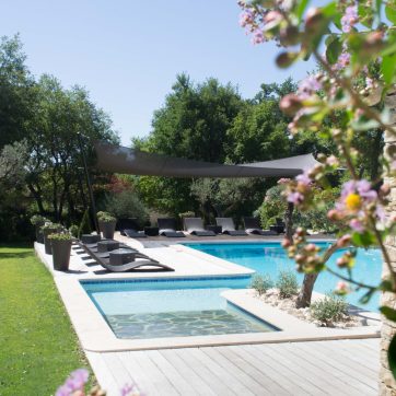 locations saisonniere avec piscine et terasse et jardin arbore - joucas gordes luberon